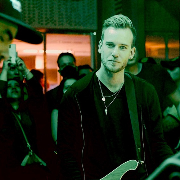 Meet your Posher, Sam - Picture 11 of 13